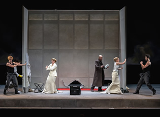 Cosi Fan Tutte at the Estates Theatre in Prague - Photo 10. Opera by Wolfgang Amadeus Mozart