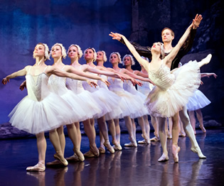 Romeo & Juliet at Hybernia Theatre in Prague - Photo 4. Ballet by Sergei Prokofiev