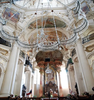 Mezzo-Soprano & Organ at St. Nicholas Church at Old Town Square in Prague - Photo 5