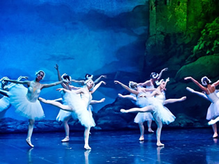 Swan Lake at Hybernia Theatre in Prague - Photo 6. Ballet by Pyotr Ilyich Tchaikovsky