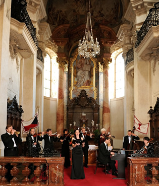 Beautiful Ave Maria, Mozart & Dvorak at St. Nicholas Church at Old Town Square in Prague - Photo 7