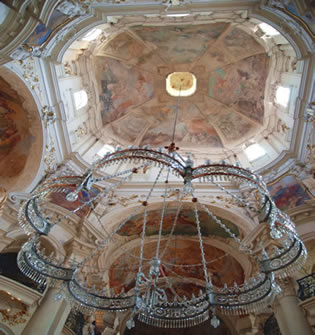 Mezzo-Soprano & Organ at St. Nicholas Church at Old Town Square in Prague - Photo 8