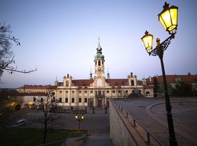 Prague Castle By Night & Alchemy Tour4