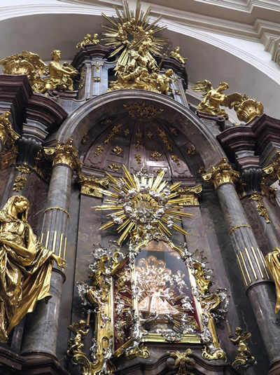 Church of Our Lady Victorious and Infant Jesus of Prague9