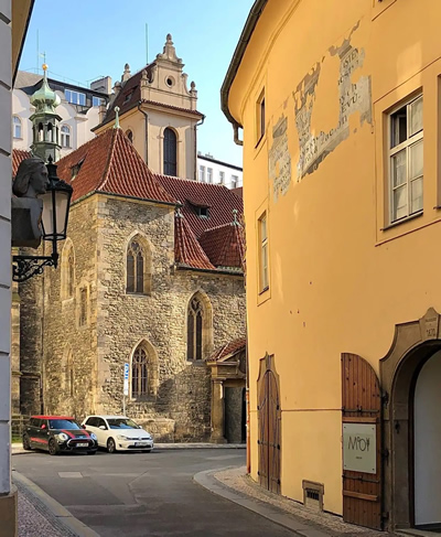 Prague Tour With Czech Food & Drinks9